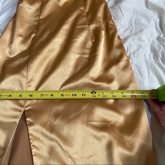 Tony Bowls gown - Picture 16 of 16